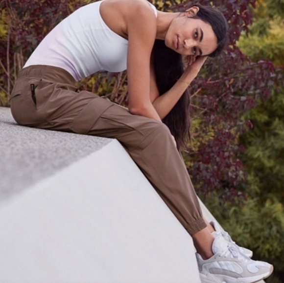 Athleta Chelsea Utility cargo joggers in Mineral Brown - Picture 6 of 10